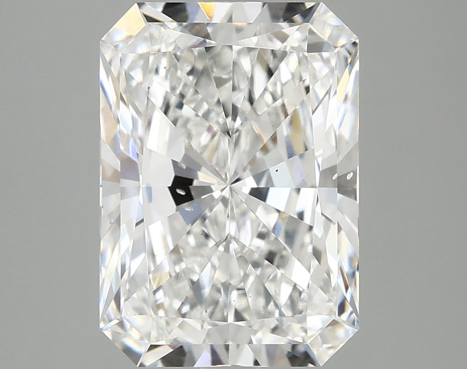 3.87ct Radiant lab-grown diamond