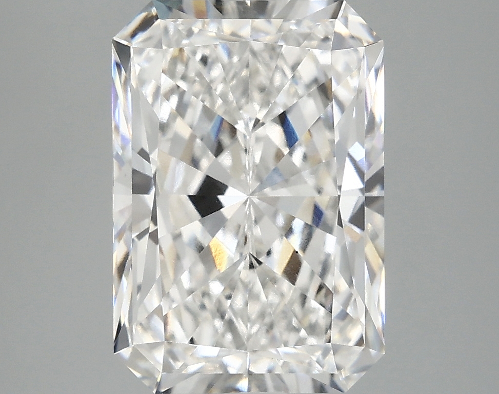 3.91ct Radiant lab-grown diamond