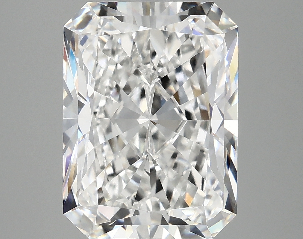 5.03ct Radiant lab-grown diamond