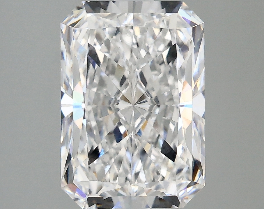 2.58ct Radiant lab-grown diamond