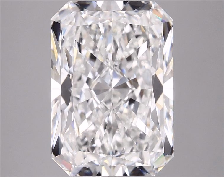 2.58ct Radiant lab-grown diamond