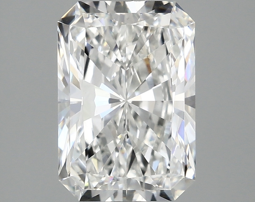 2.60ct Radiant lab-grown diamond
