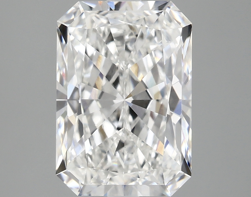 2.76ct Radiant lab-grown diamond